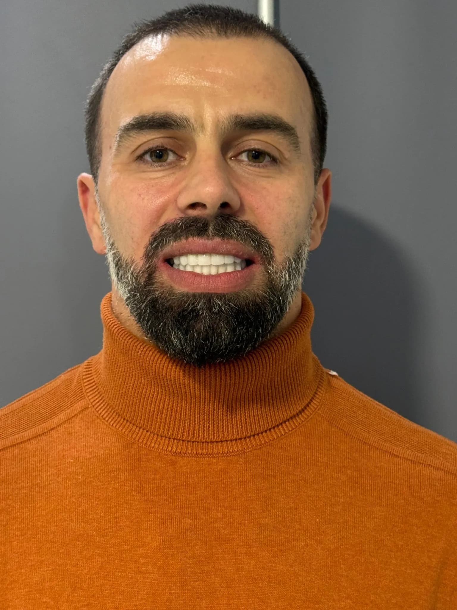 Pacient mulțumit Denta Clinic